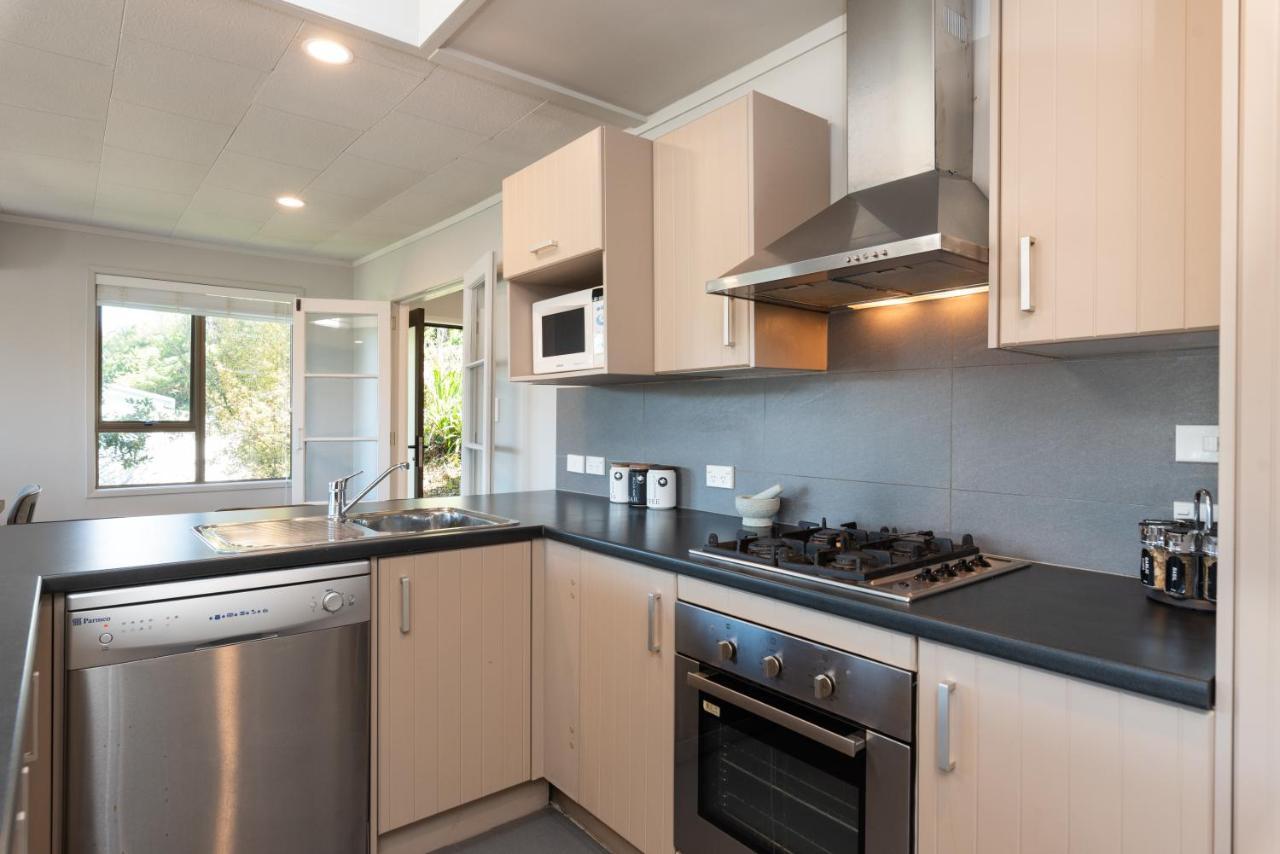 The Tide Watcher - Okiato Holiday Home Opua Exterior foto